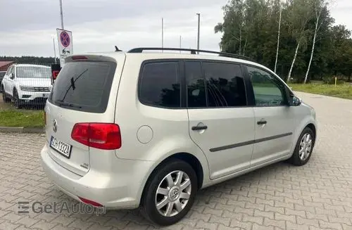 VOLKSWAGEN Touran 