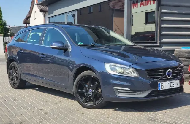 VOLVO V60 