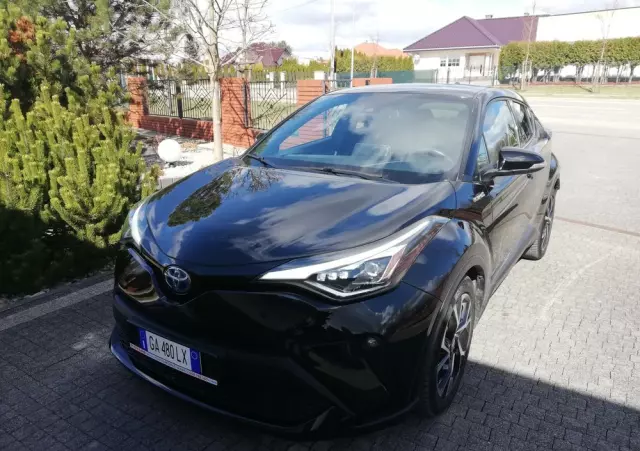 TOYOTA C-HR 