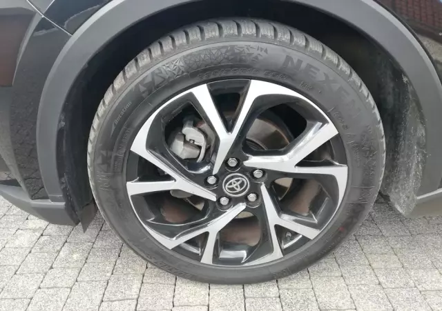 TOYOTA C-HR 