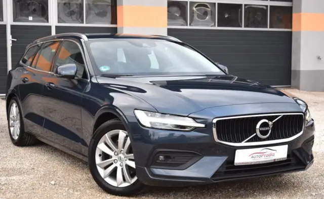 VOLVO V60 D3 Geartronic Momentum Pro