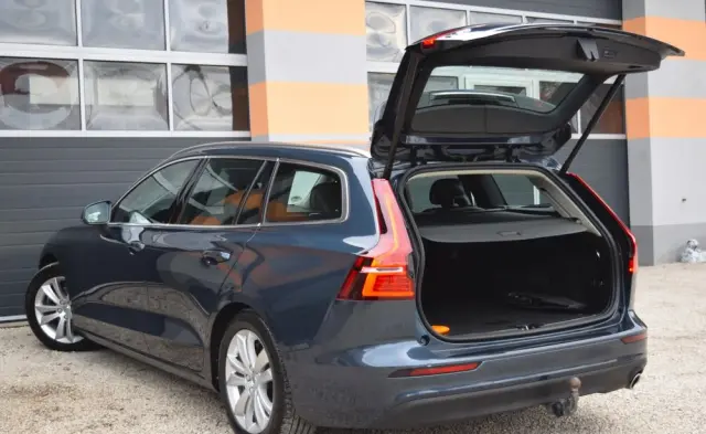 VOLVO V60 D3 Geartronic Momentum Pro