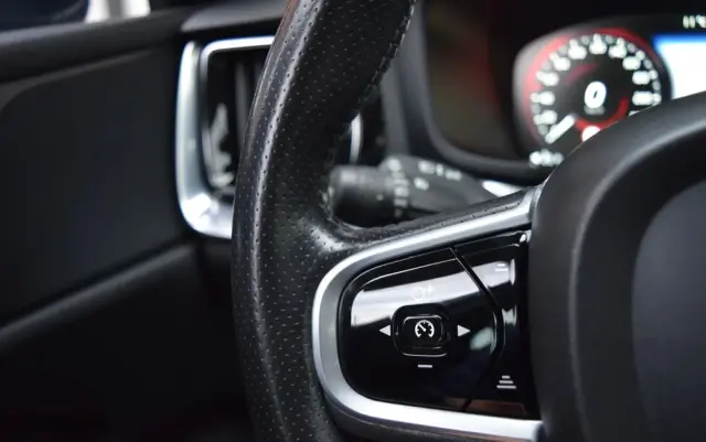 VOLVO V60 D3 Geartronic Momentum Pro