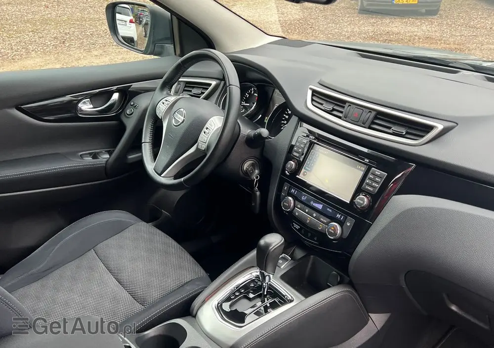 NISSAN Qashqai 1.2 DIG-T Xtronic TEKNA