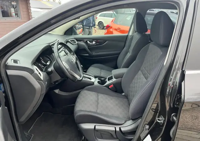 NISSAN Qashqai 1.2 DIG-T Xtronic TEKNA