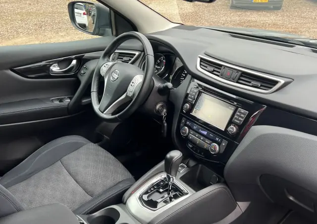 NISSAN Qashqai 1.2 DIG-T Xtronic TEKNA