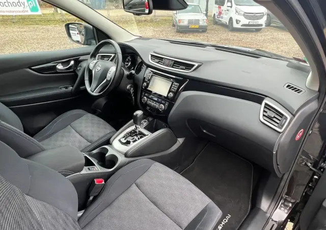 NISSAN Qashqai 1.2 DIG-T Xtronic TEKNA