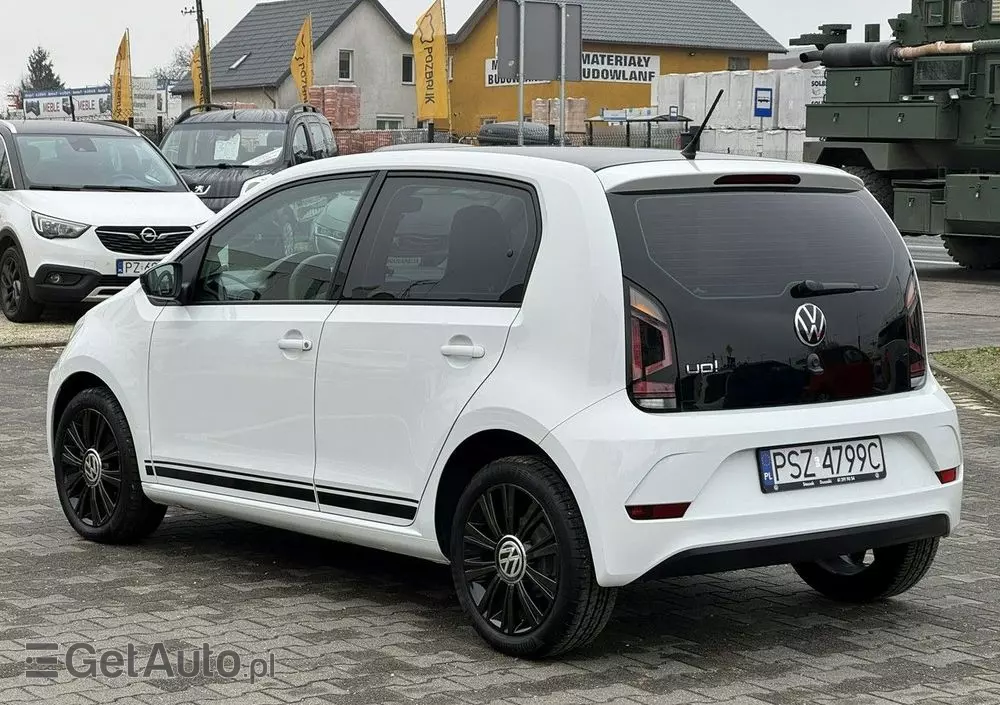 VOLKSWAGEN Up! 