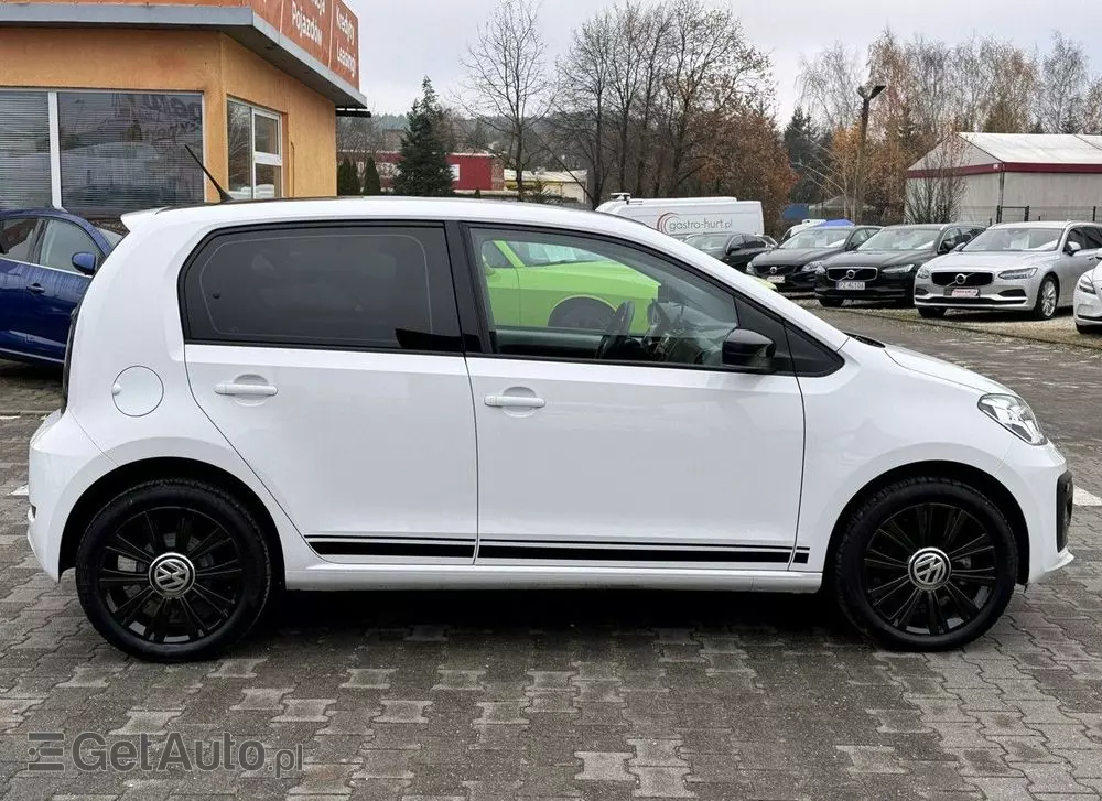 VOLKSWAGEN Up! 