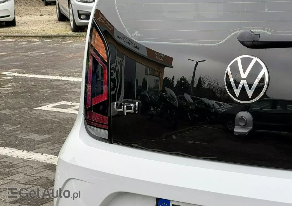 VOLKSWAGEN Up! 