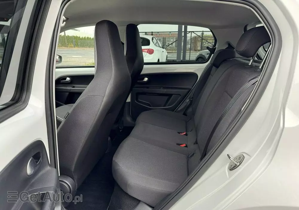 VOLKSWAGEN Up! 
