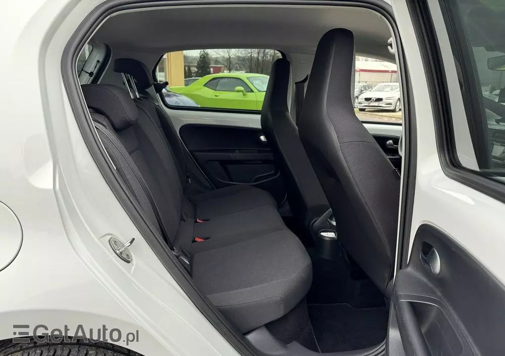 VOLKSWAGEN Up! 