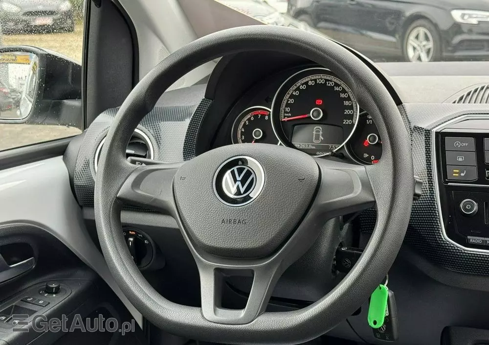 VOLKSWAGEN Up! 