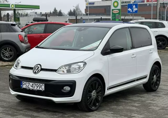VOLKSWAGEN Up! 