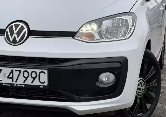 VOLKSWAGEN Up! 