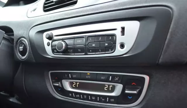 RENAULT Grand Scenic 