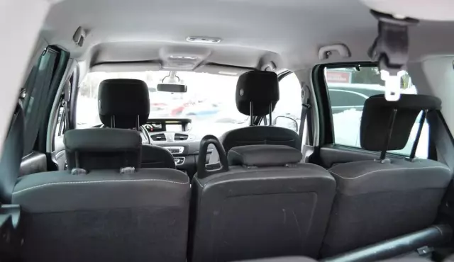 RENAULT Grand Scenic 