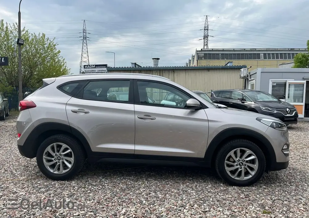 HYUNDAI Tucson 