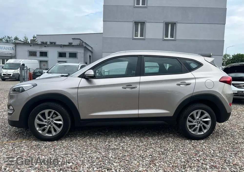 HYUNDAI Tucson 
