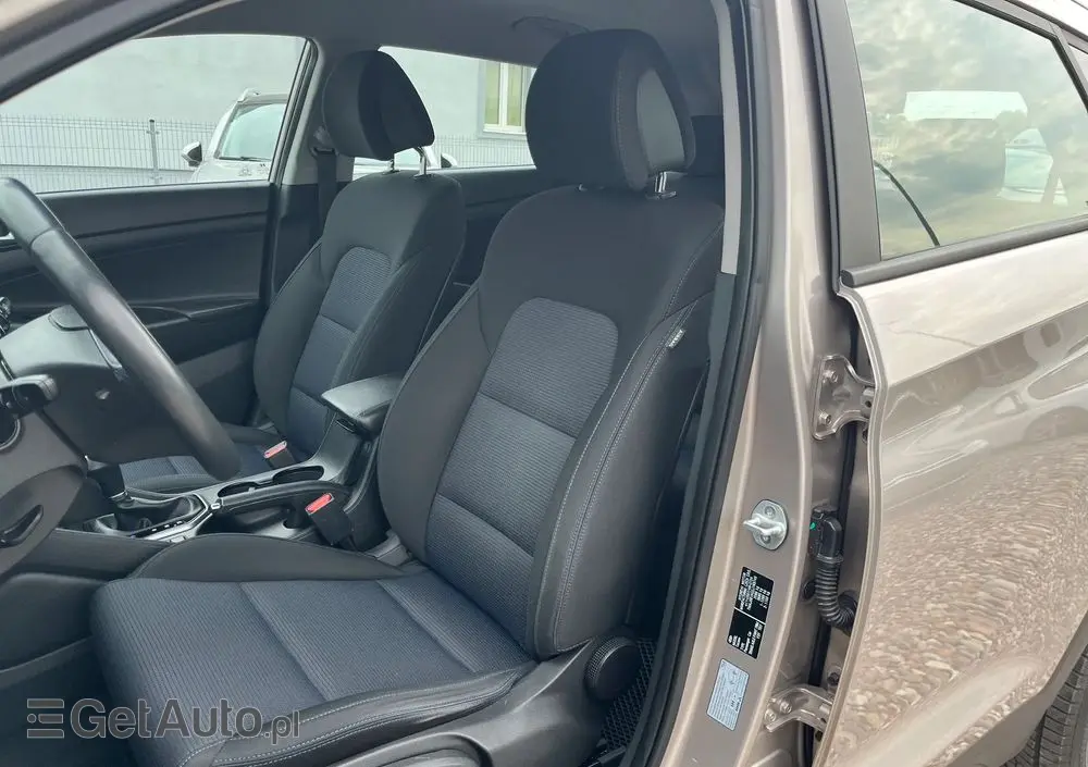 HYUNDAI Tucson 