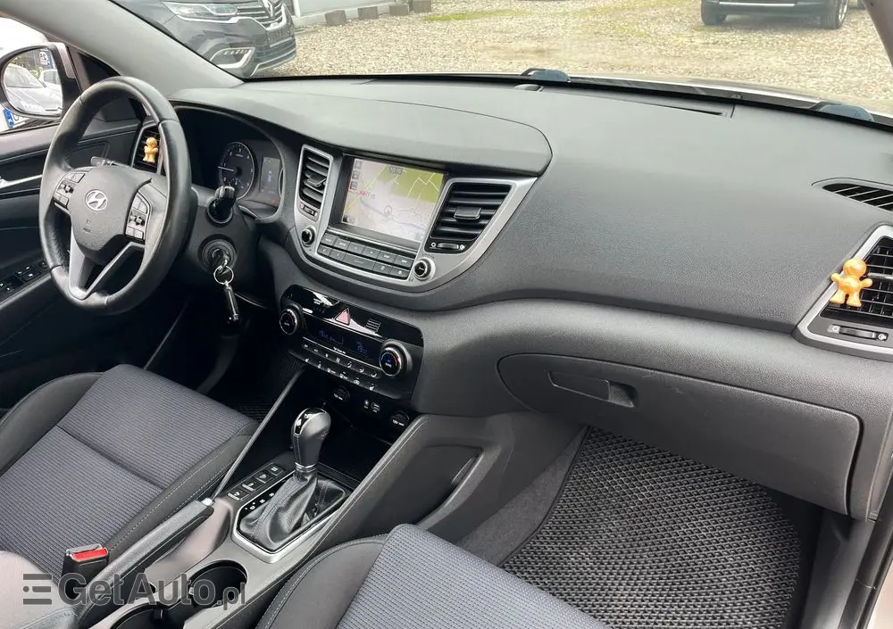 HYUNDAI Tucson 