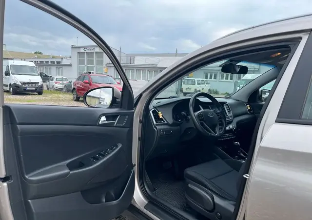 HYUNDAI Tucson 