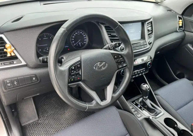 HYUNDAI Tucson 