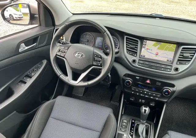 HYUNDAI Tucson 