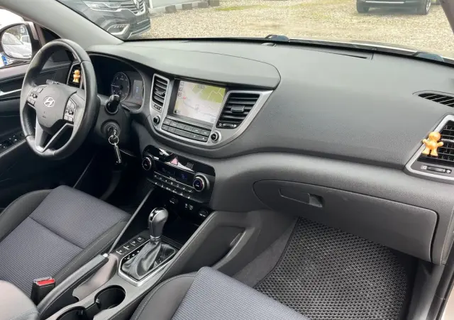 HYUNDAI Tucson 