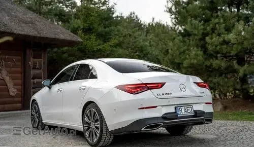 MERCEDES-BENZ CLA 