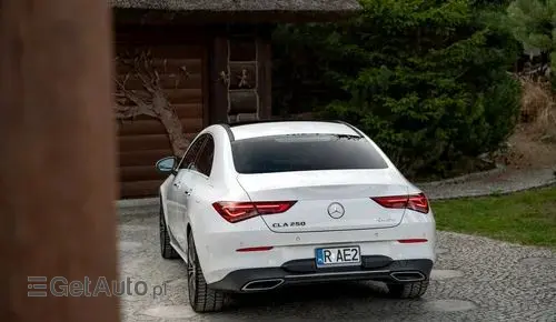 MERCEDES-BENZ CLA 