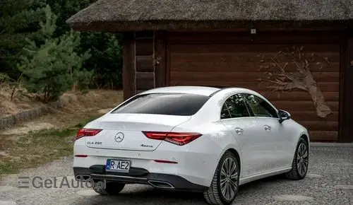 MERCEDES-BENZ CLA 