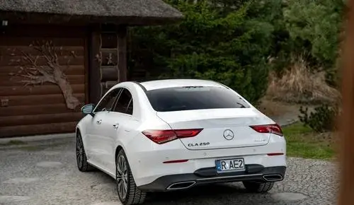 MERCEDES-BENZ CLA 