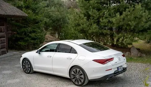 MERCEDES-BENZ CLA 