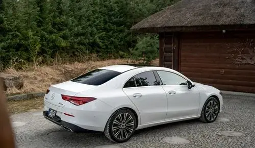 MERCEDES-BENZ CLA 