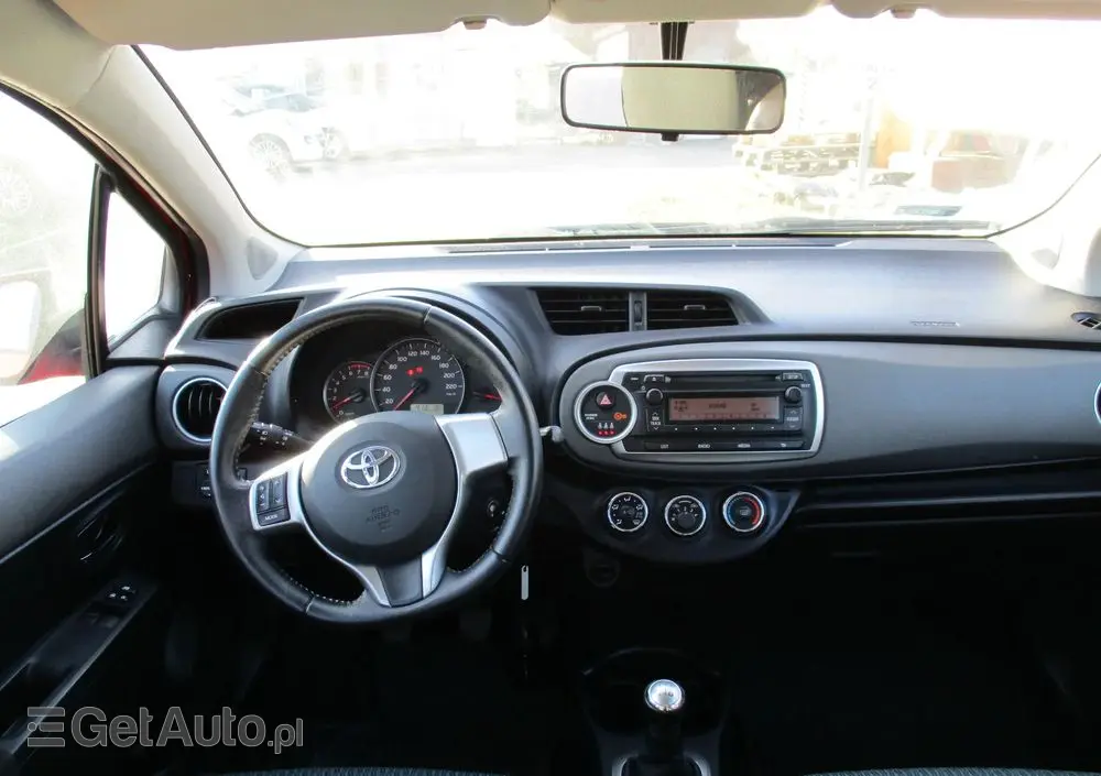 TOYOTA Yaris 1.0 Luna