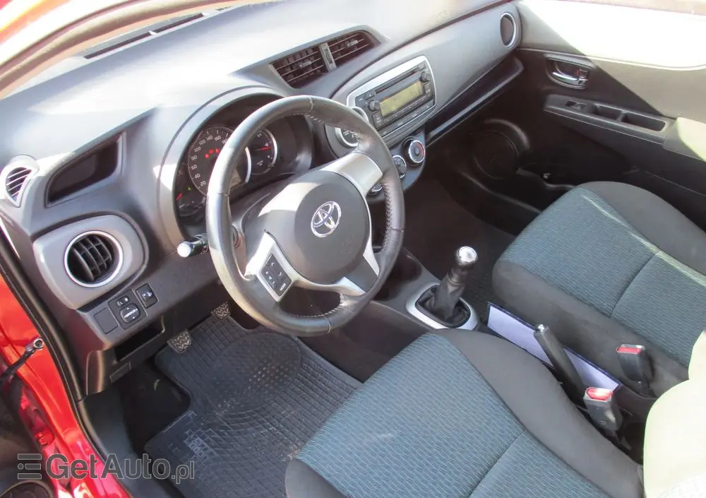TOYOTA Yaris 1.0 Luna