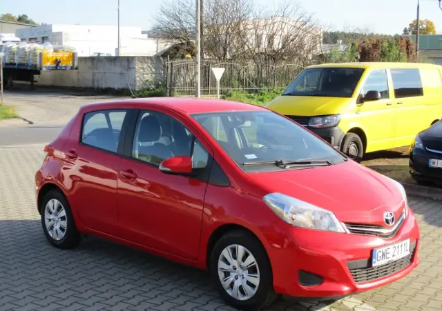 TOYOTA Yaris 1.0 Luna