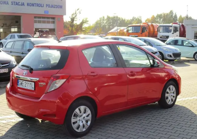 TOYOTA Yaris 1.0 Luna