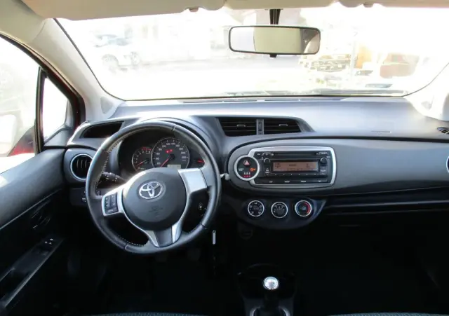 TOYOTA Yaris 1.0 Luna