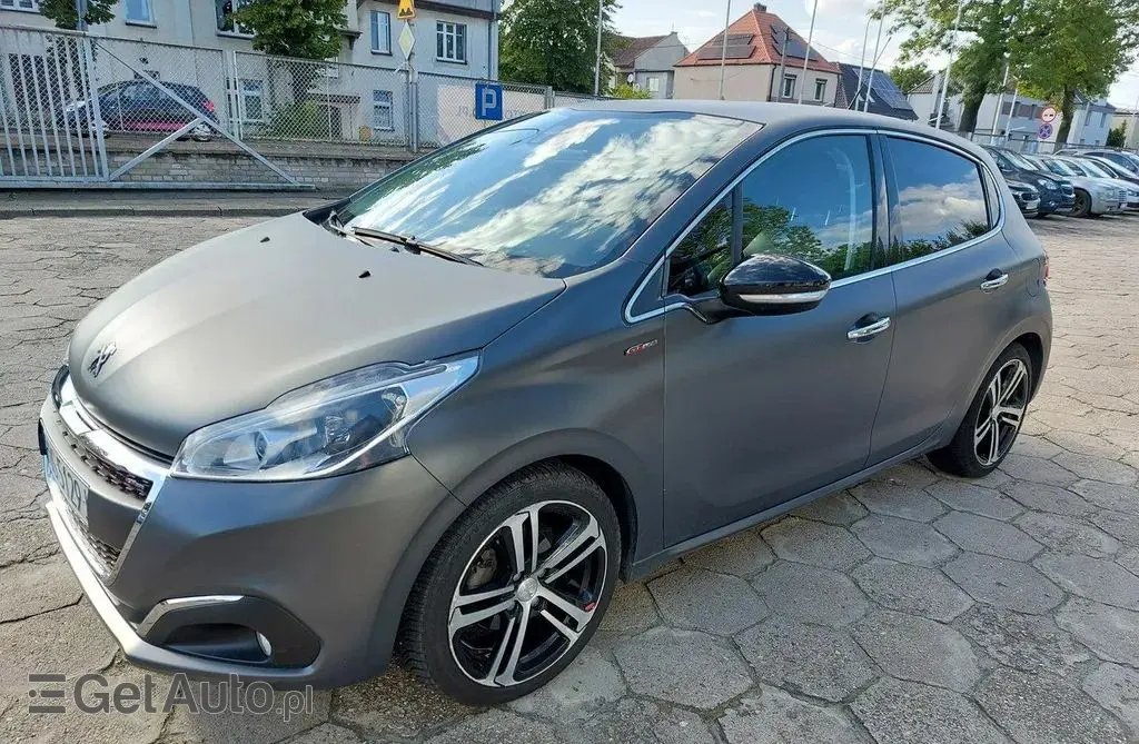 PEUGEOT 208 