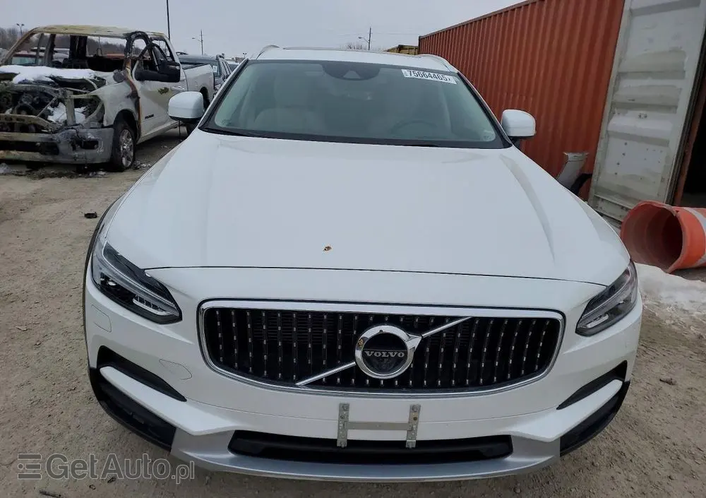 VOLVO V90 
