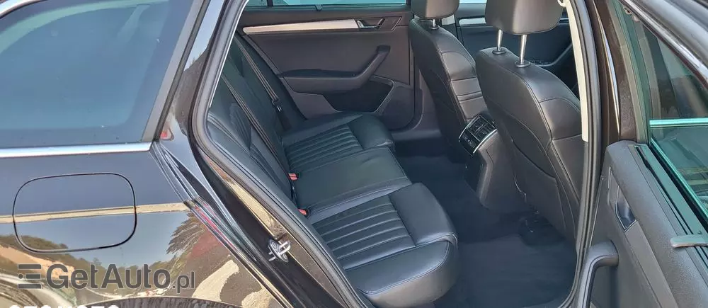 SKODA Superb 2.0 TDI 4x4 DSG Premium Edition