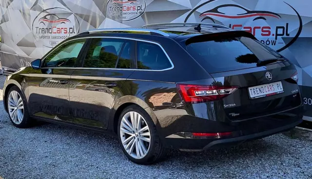SKODA Superb 2.0 TDI 4x4 DSG Premium Edition