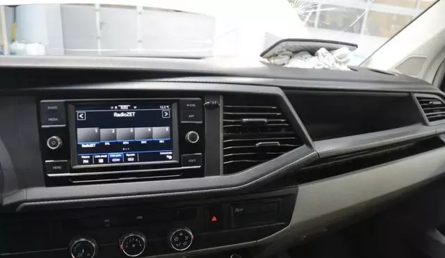 VOLKSWAGEN Transporter 