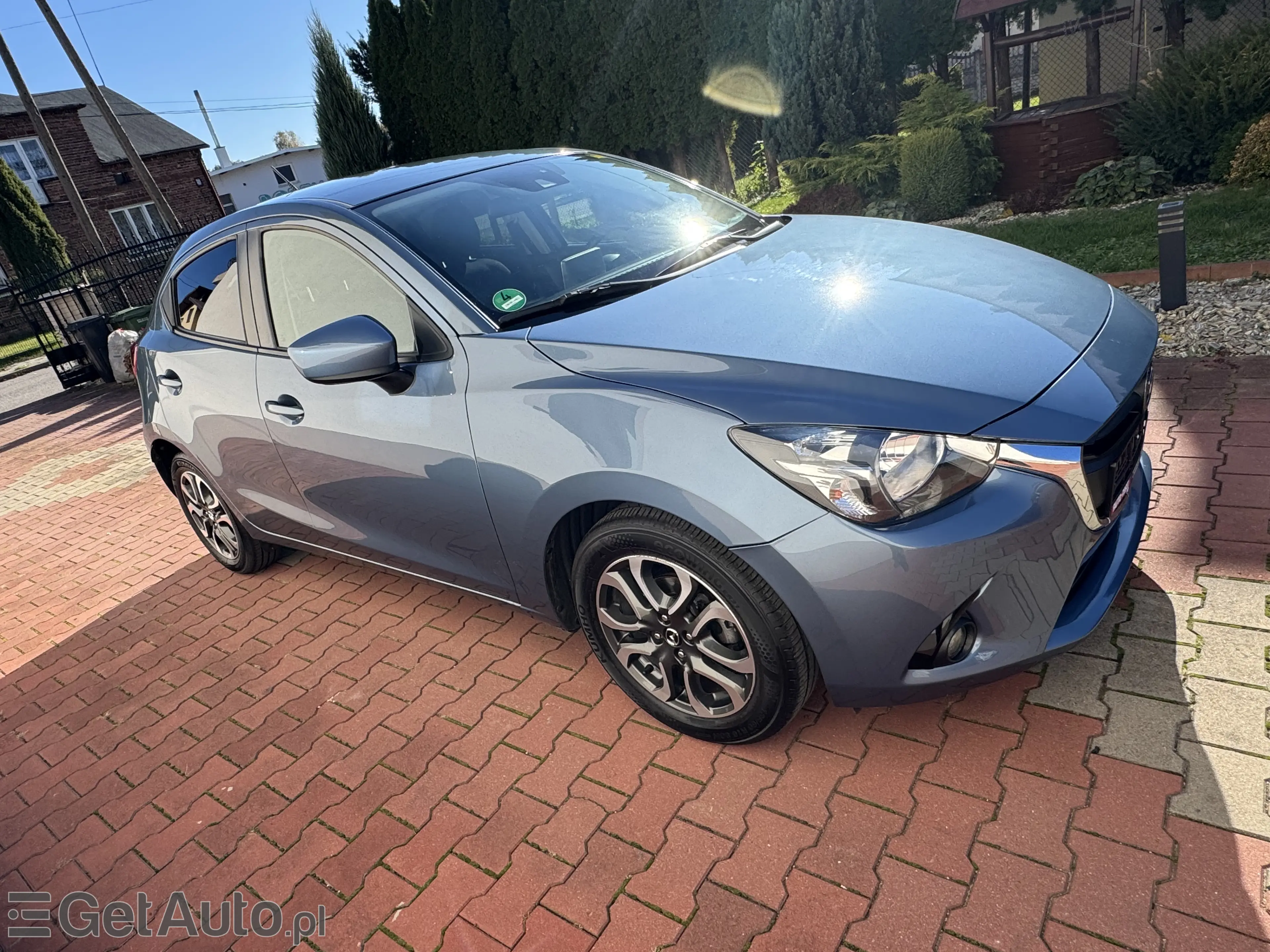 MAZDA 2 SkyGo