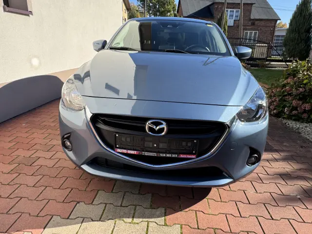 MAZDA 2 SkyGo