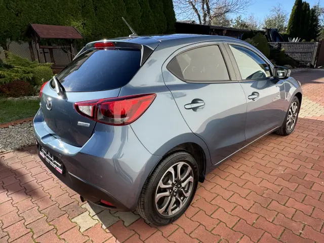 MAZDA 2 SkyGo