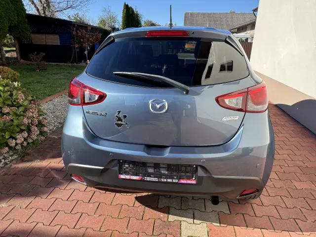 MAZDA 2 SkyGo