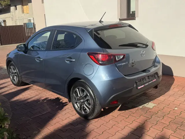 MAZDA 2 SkyGo